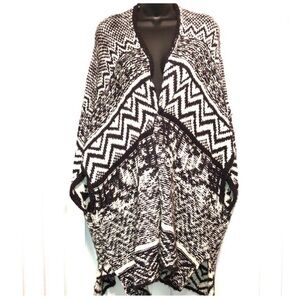 Abercrombie & Fitch Poncho/Cape Sweater